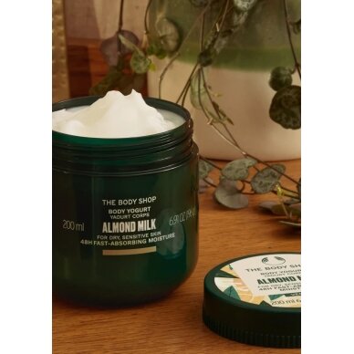 The Body Shop Миндальное молочко 200 мл 2